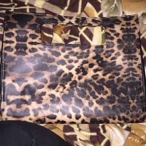 Leopard Clutch